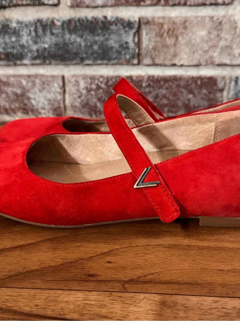 Vionic Red Suede Mary Jane Flats Women’s Size 8.5 Dorothy Costume Shoes - Picture 4 of 9